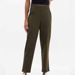 Athleta Dark Green Wrinkle-resistant, stretch fabric Size 6P